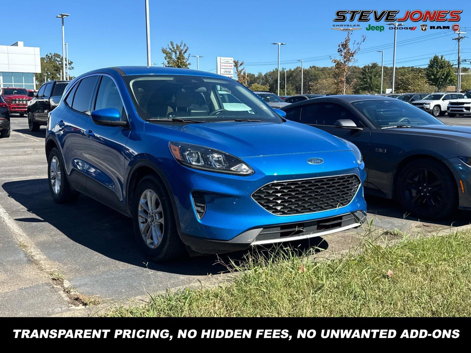 Used 2020 Ford Escape SE FWD image 1