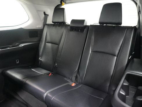 Used 2024 Toyota Grand Highlander FWD image 14