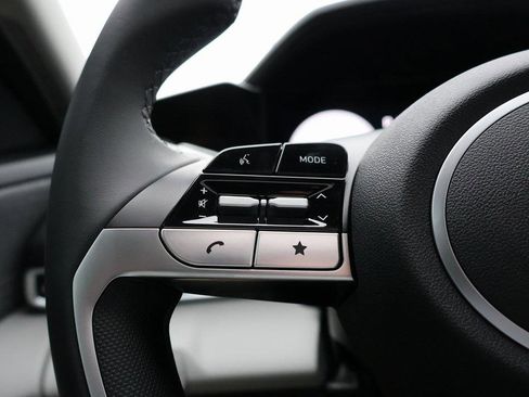 New 2025 Hyundai Elantra Limited image 27