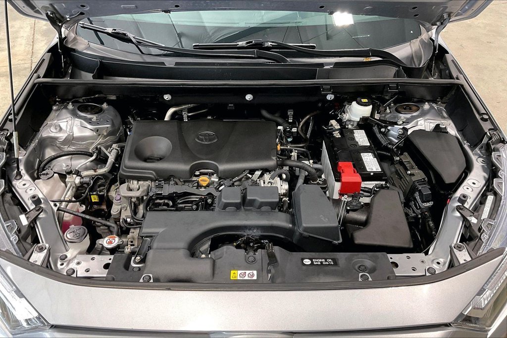 Used 2022 Toyota RAV4 XLE AWD/4WD image 30