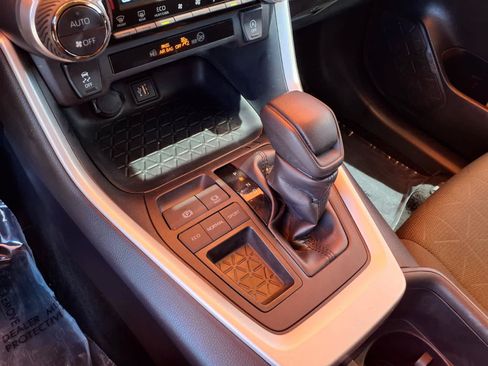 Certified 2025 Toyota RAV4 XLE FWD image 24