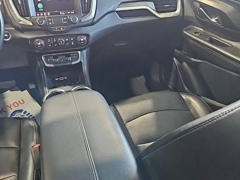 Used 2024 GMC Terrain SLT image 23