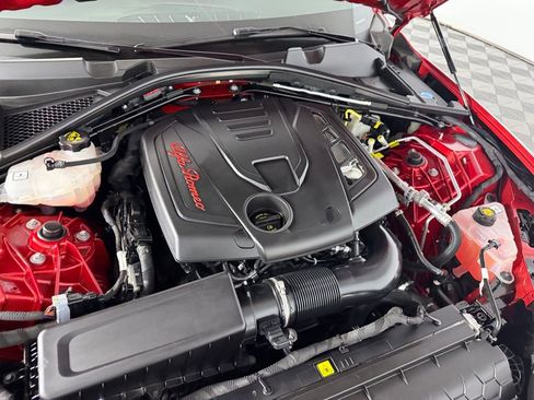 Used 2023 Alfa Romeo Giulia Veloce image 37