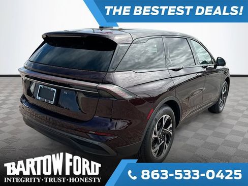 Used 2024 Lincoln Nautilus Premier w/ Jet Appearance Package image 4