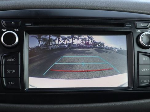Used 2018 Toyota Yaris LE w/ Carpet Mat Package FWD image 30