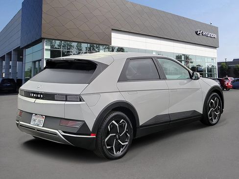 Certified 2024 Hyundai Ioniq 5 SEL image 2