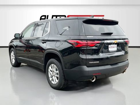Used 2023 Chevrolet Traverse LS FWD image 5