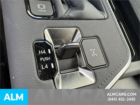 Used 2026 Lexus GX 550 w/ Accessory Package (2T) AWD/4WD image 21