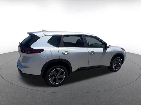 Used 2025 Nissan Rogue SV FWD image 12