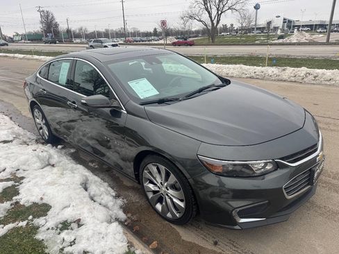 Used 2017 Chevrolet Malibu Premier w/ Premier Sun and Wheel Package image 5