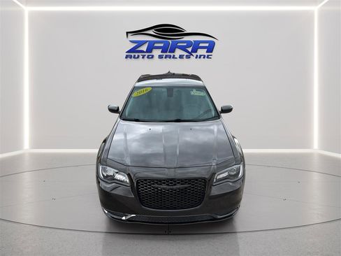 Used 2016 Chrysler 300 Limited image 10