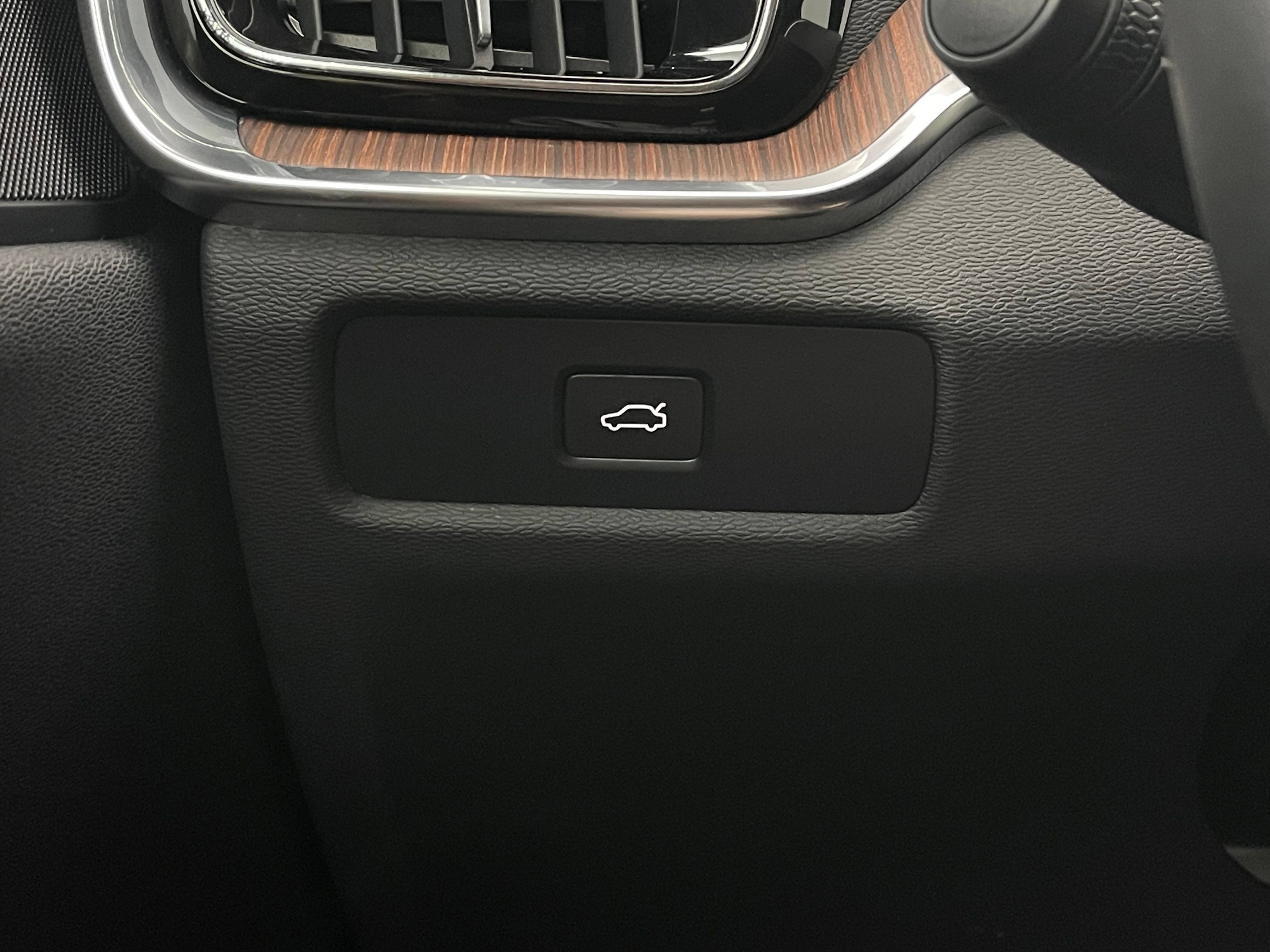 Used 2024 Volvo S60 B5 Plus AWD/4WD image 22