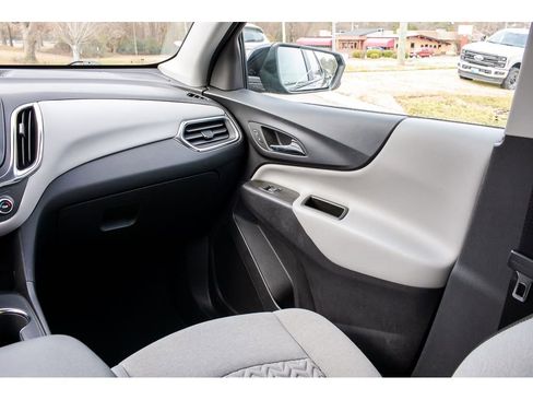 Used 2024 Chevrolet Equinox LS w/ LS Convenience Package image 14