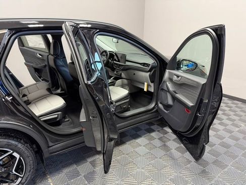 New 2026 Ford Escape Platinum w/ Class II Trailer Tow Package image 20