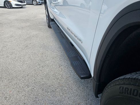 New 2026 GMC Sierra 1500 SLE w/ Preferred Package RWD image 15