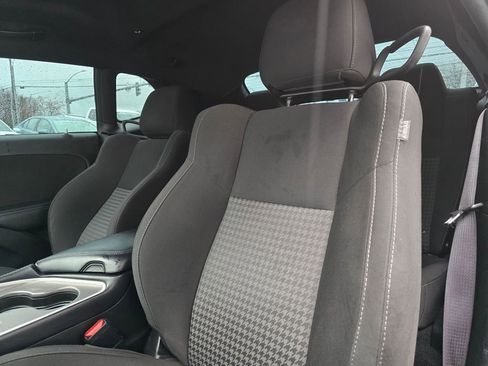 Used 2022 Dodge Challenger GT image 19