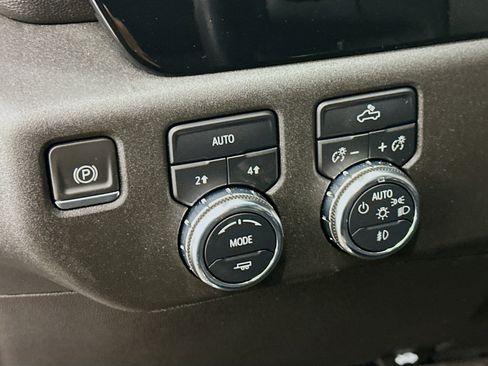 Used 2023 GMC Sierra 1500 Elevation AWD/4WD image 17