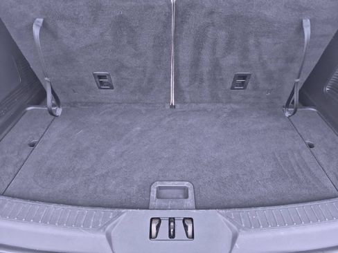 Used 2021 Ford Explorer XLT w/ Equipment Group 202A AWD/4WD image 33