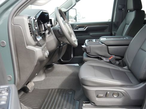 New 2026 Chevrolet Silverado 3500 LT w/ All Star Edition AWD/4WD image 7