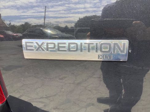 Used 2013 Ford Expedition XLT w/ HD Trailer Tow Pkg AWD/4WD image 30