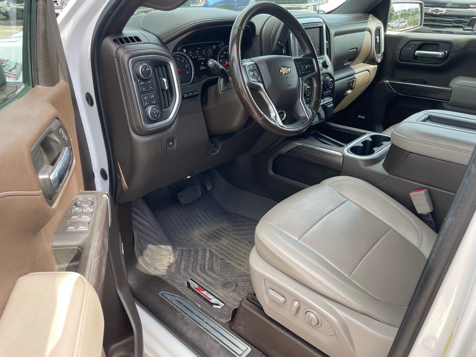 Used 2021 Chevrolet Silverado 1500 LTZ w/ LTZ Premium Package AWD/4WD image 16