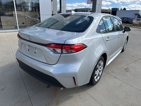 Used 2023 Toyota Corolla LE FWD image 7
