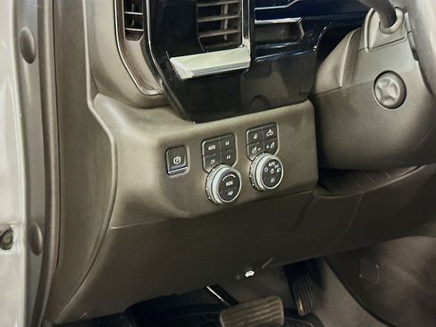 Used 2023 GMC Sierra 1500 SLT w/ SLT Premium Plus Package image 17