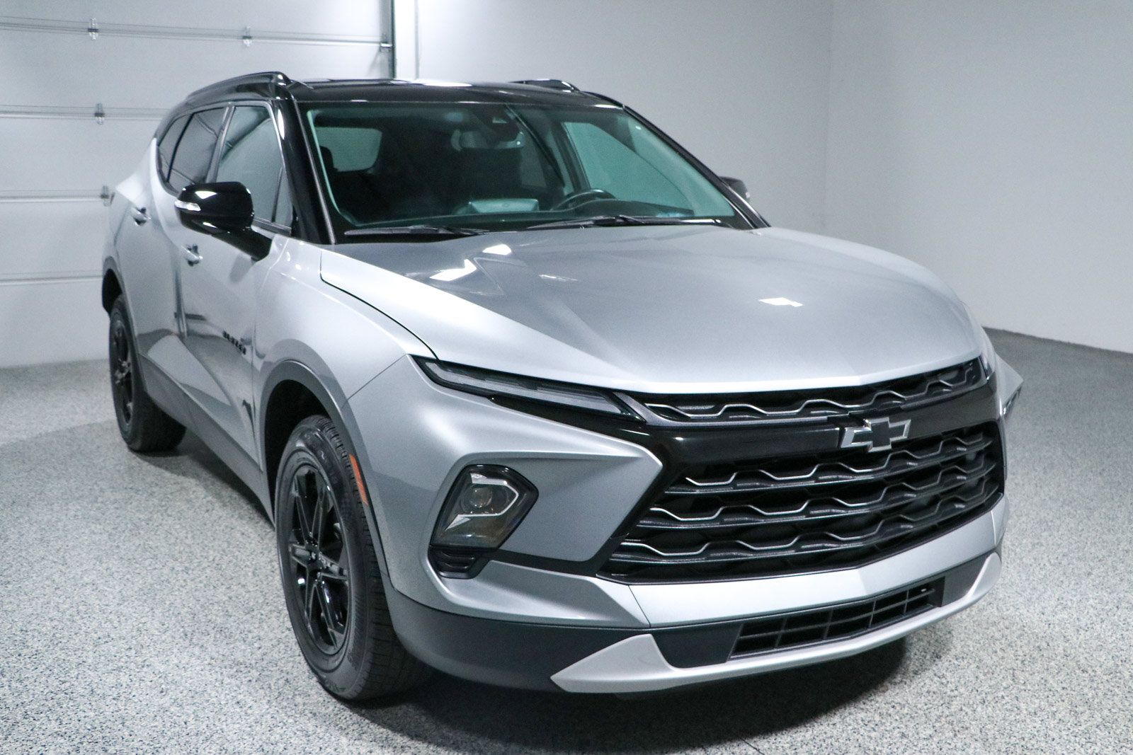 Used 2023 Chevrolet Blazer LT w/ Midnight/Sport Edition FWD image 5