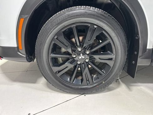 Used 2023 Mitsubishi Eclipse Cross LE AWD/4WD image 5