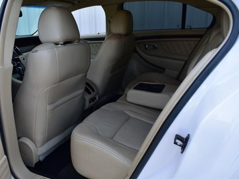 Used 2017 Ford Taurus Limited FWD image 20