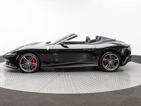 Used 2025 Ferrari Roma Spider RWD image 2