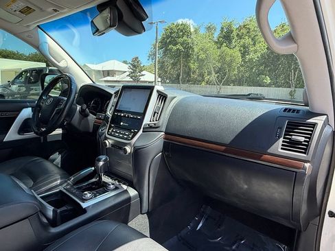 Used 2019 Toyota Land Cruiser w/ Four Season Floor Mat Package AWD/4WD image 30