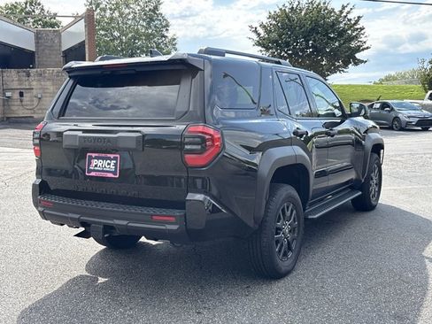 Used 2025 Toyota 4Runner SR5 AWD/4WD image 4