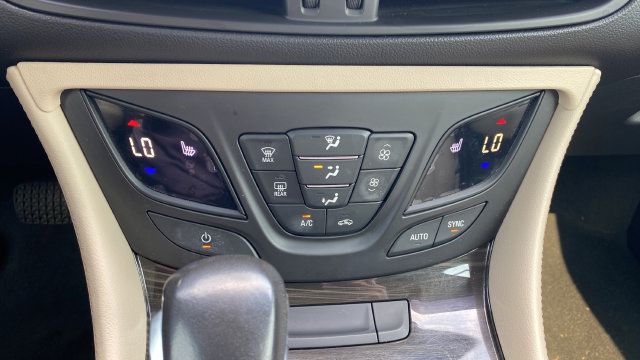 Used 2020 Buick Envision Essence FWD image 18