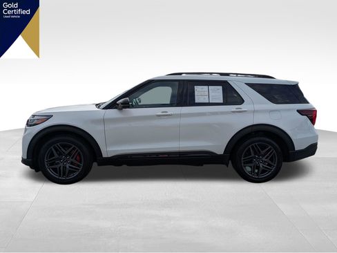 Certified 2025 Ford Explorer ST RWD image 10