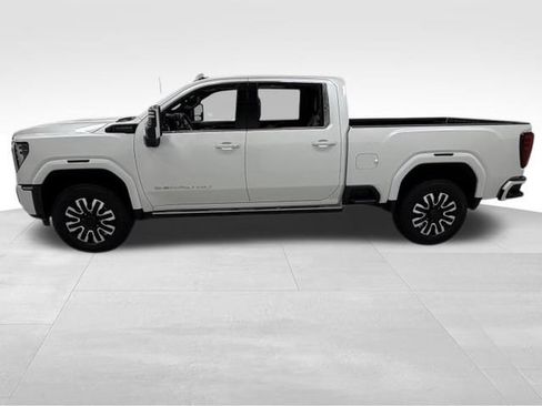 Certified 2024 GMC Sierra 2500 Denali Ultimate AWD/4WD image 3
