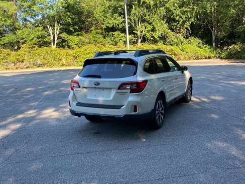 Used 2016 Subaru Outback 2.5i Limited AWD/4WD image 5
