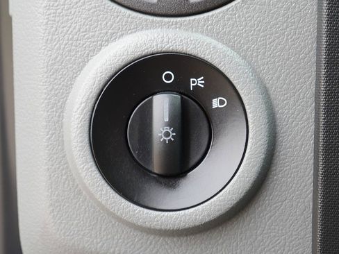 Used 2013 Ford E-250 and Econoline 250 image 17