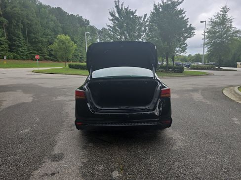 Used 2019 Nissan Altima 2.5 S FWD image 12