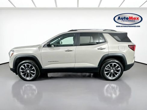 Used 2025 GMC Terrain Elevation w/ Elevation Premium Package AWD/4WD image 8