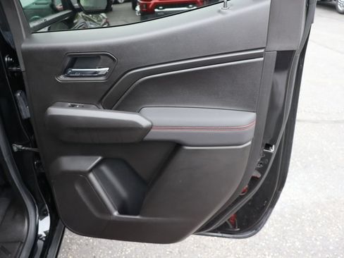 Used 2025 Chevrolet Colorado Z71 AWD/4WD image 29