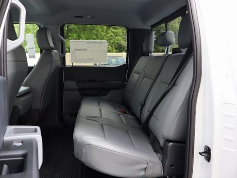 New 2025 Ford F550 4x4 Crew Cab Super Duty w/ XL Chrome Package image 10