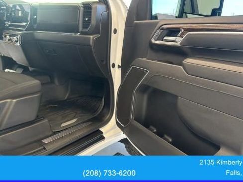 Used 2025 GMC Sierra 2500 SLE image 29