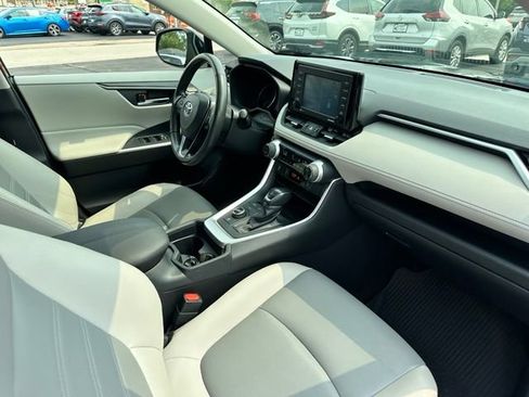 Used 2021 Toyota RAV4 XLE Premium AWD/4WD image 24