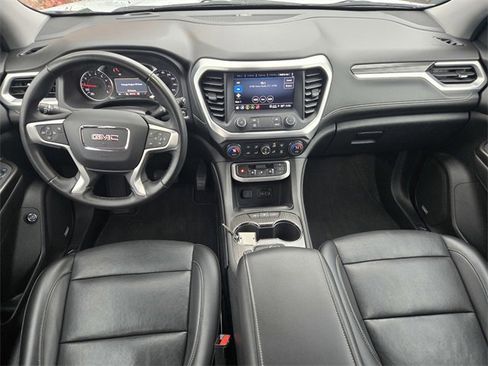 Used 2023 GMC Acadia SLT image 9