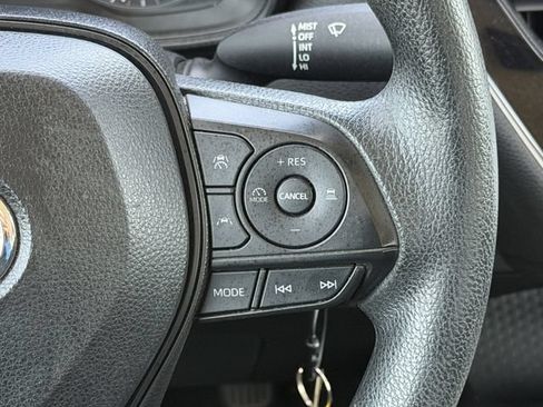 Used 2023 Toyota Corolla LE FWD image 13