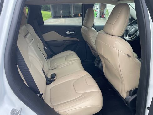 Used 2015 Jeep Cherokee Limited FWD image 20