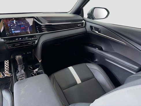 Used 2026 Toyota Camry SE FWD image 27
