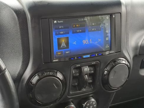 Used 2014 Jeep Wrangler Unlimited Sahara w/ Dual Top Group AWD/4WD image 26