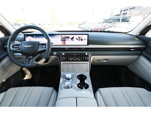 Used 2025 Genesis GV80 2.5T Advanced image 11